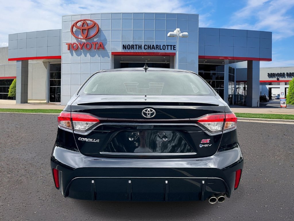 Used 2026 Toyota Corolla SE w/ SE Premium Package FWD image 7