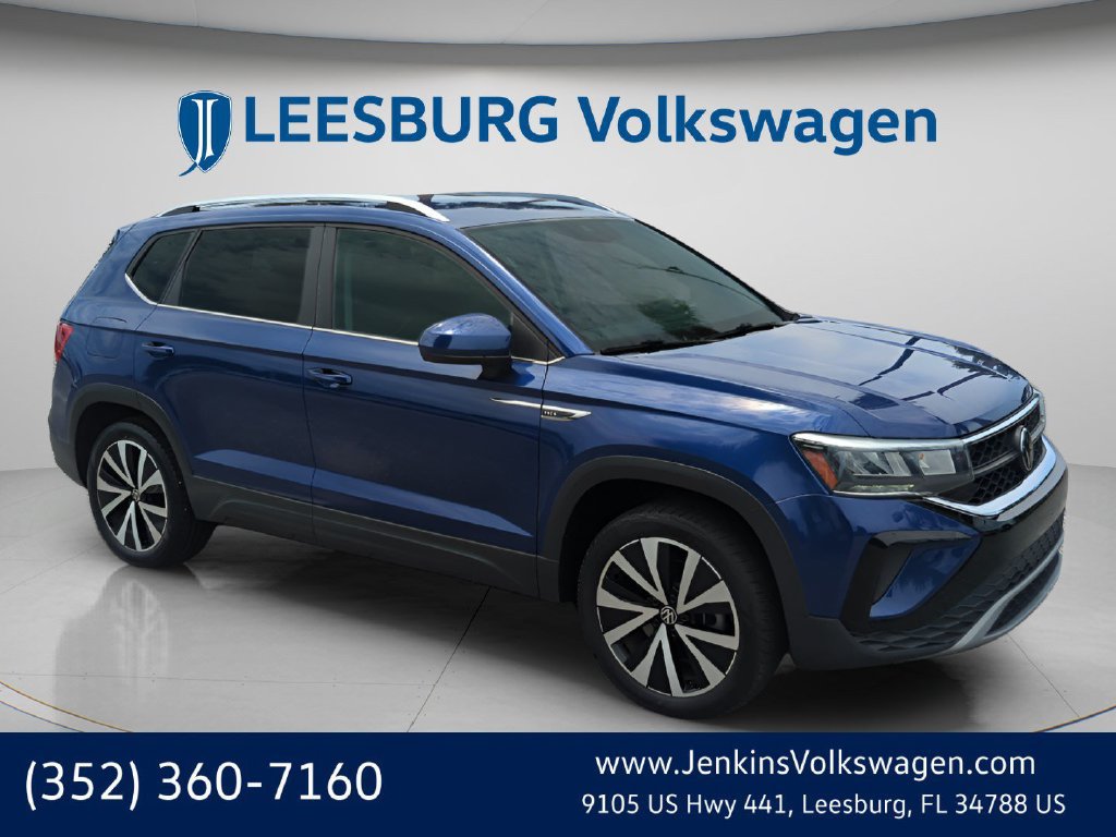 Used 2023 Volkswagen Taos SE FWD image 1