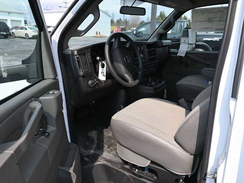 New 2024 GMC Savana 4500 w/ Power Convenience Package RWD image 20
