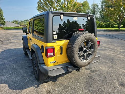 Used 2021 Jeep Wrangler Sport AWD/4WD image 3
