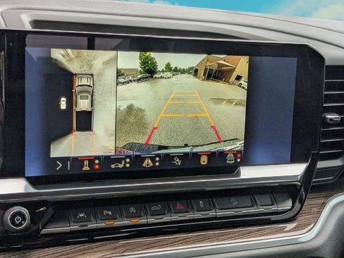 Used 2026 Chevrolet Silverado 1500 LT Trail Boss w/ LT Trail Boss Premium Package AWD/4WD image 12