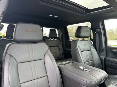 Used 2023 Chevrolet Silverado 1500 High Country w/ High Country Premium Package AWD/4WD image 8