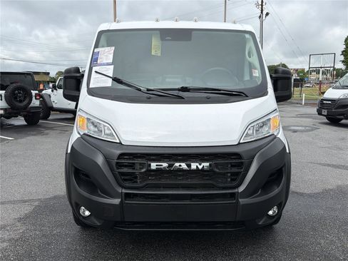 Used 2025 RAM ProMaster 2500 w/ Convenience Group FWD image 3