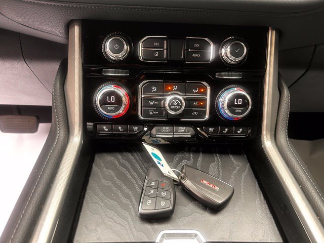 Used 2021 GMC Yukon Denali w/ Denali Premium Package AWD/4WD image 24