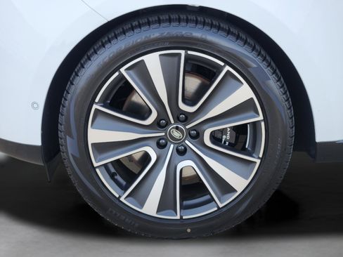 New 2025 Land Rover Range Rover SE image 33