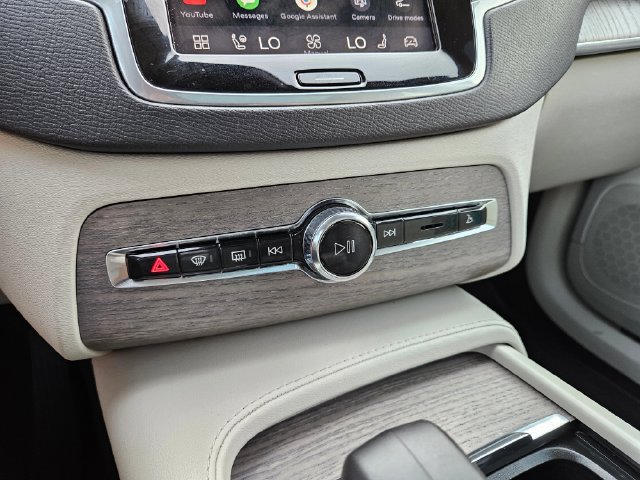 Certified 2023 Volvo XC90 T8 Plus AWD/4WD image 29