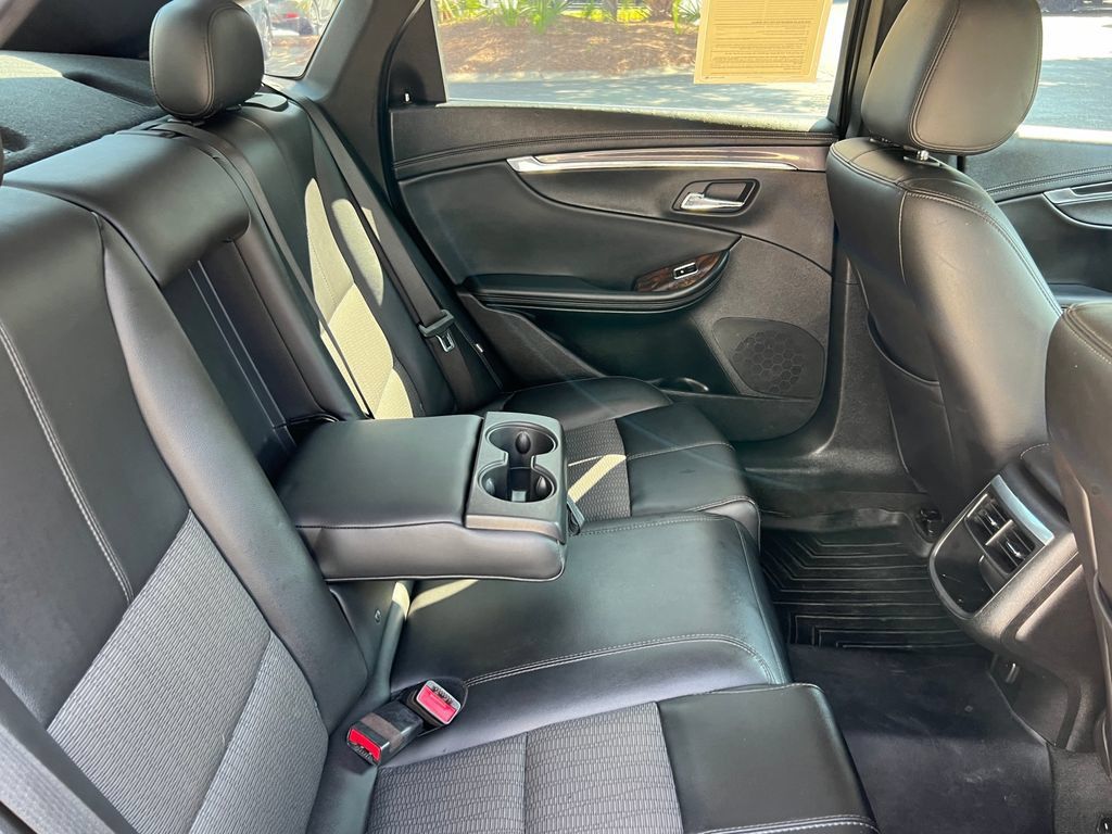 Used 2015 Chevrolet Impala LT w/ Convenience Package FWD image 18