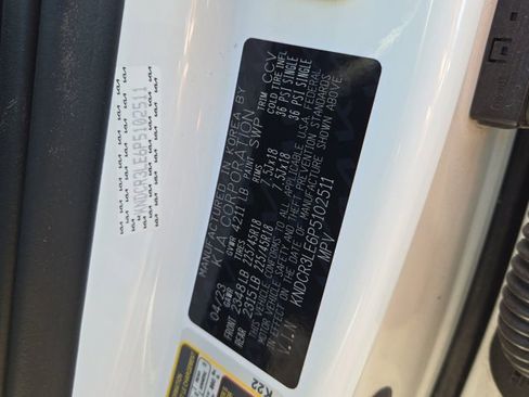 Used 2023 Kia Niro EX Touring image 37