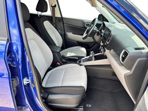 Used 2025 Hyundai Venue SEL FWD image 30