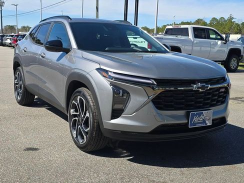 New 2026 Chevrolet Trax RS image 7