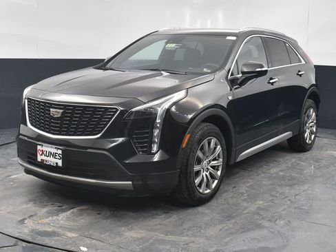 Used 2023 Cadillac XT4 Premium Luxury w/ Cold Weather Package image 6