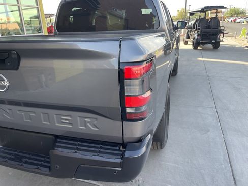 Used 2022 Nissan Frontier S w/ Technology Package image 12