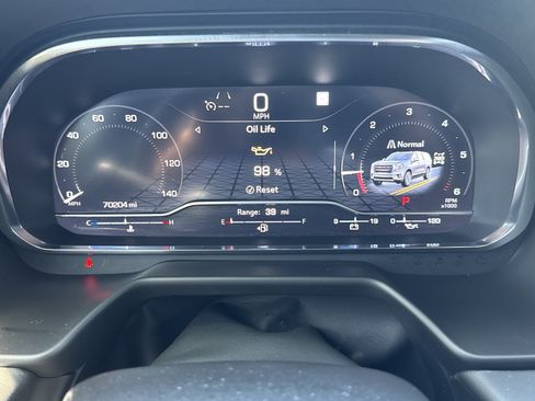 Used 2023 GMC Yukon AT4 w/ AT4 Premium Package AWD/4WD image 6