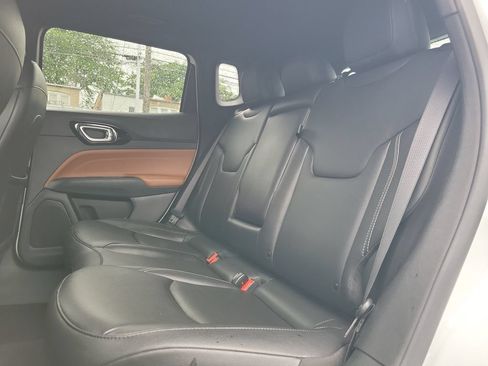 Certified 2025 Jeep Compass Limited AWD/4WD image 11