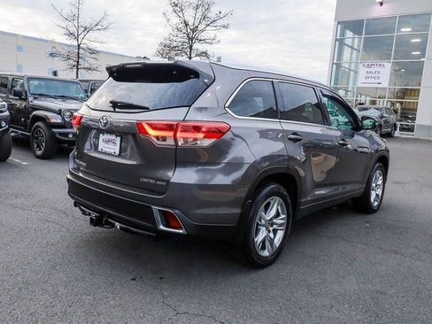 Used 2017 Toyota Highlander Limited image 16