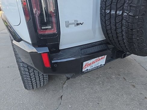 Used 2025 GMC Hummer EV 3X image 24