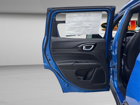 New 2026 Jeep Compass Latitude image 24