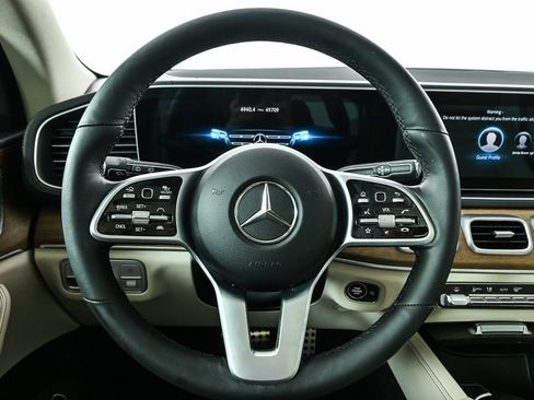 Used 2022 Mercedes-Benz GLS 450 4MATIC image 10