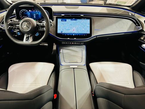 New 2026 Mercedes-Benz E 53 AMG e 4MATIC Sedan image 10