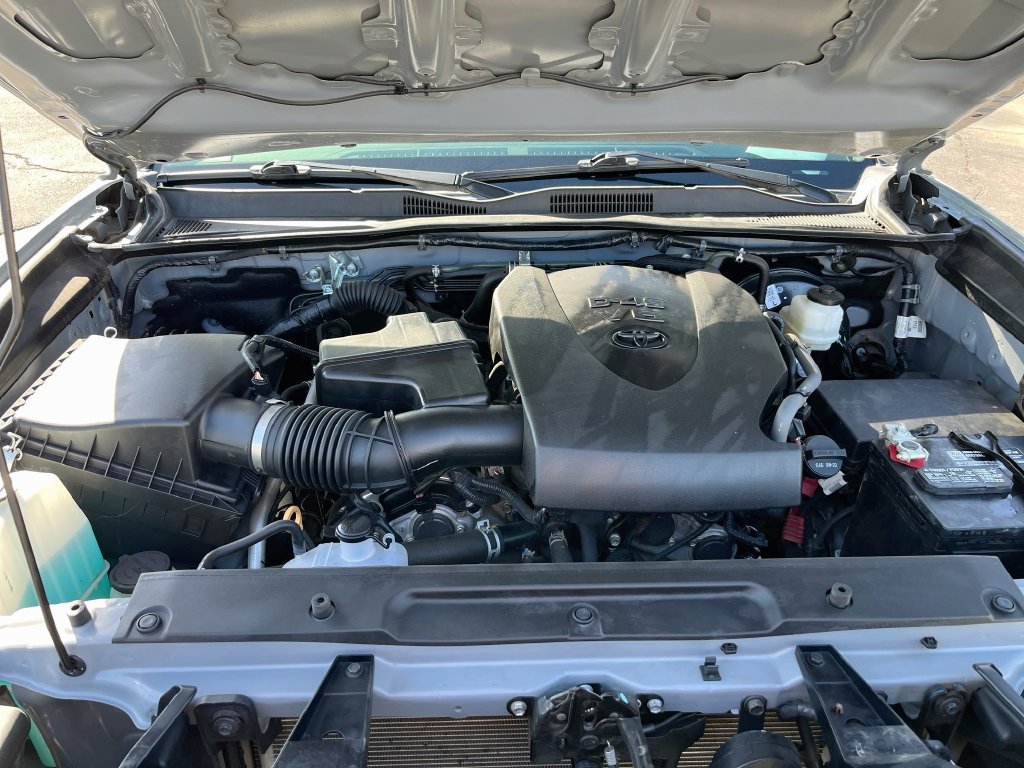 Used 2021 Toyota Tacoma SR5 w/ Exterior Package (TMS) RWD image 27