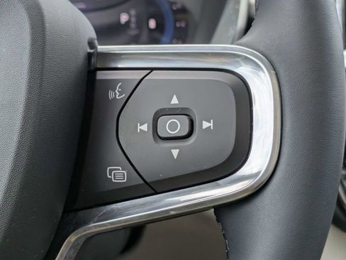 Certified 2024 Volvo XC40 B5 Plus w/ Protection Package Premier AWD/4WD image 35