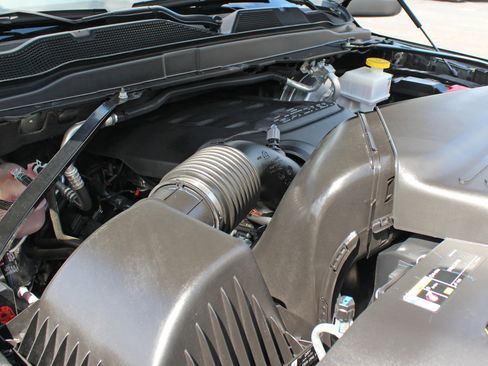 Used 2024 RAM 2500 Big Horn w/ Night Edition image 19