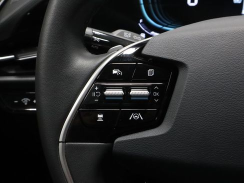 Used 2025 Kia Niro EX FWD image 27