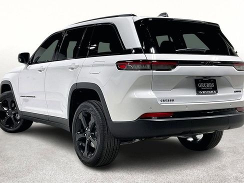 New 2025 Jeep Grand Cherokee Limited w/ Black Appearance Package image 5