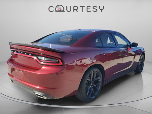 Used 2019 Dodge Charger SXT w/ Blacktop Package image 3
