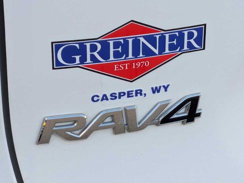 Used 2022 Toyota RAV4 LE w/ Carpet Mat Package (TMS) AWD/4WD image 12