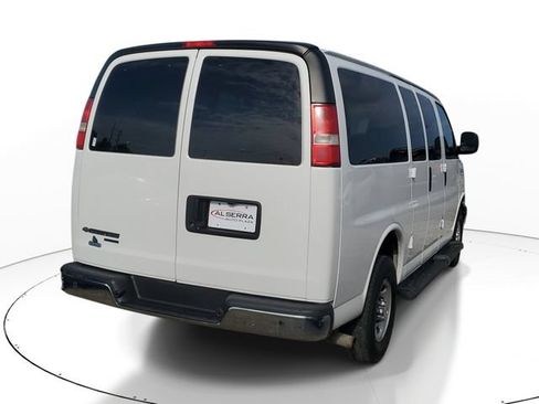 Used 2015 Chevrolet Express 2500 LT w/ LT Preferred Equipment Group RWD image 4