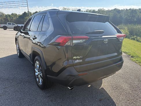 Used 2021 Toyota RAV4 XLE Premium AWD/4WD image 3