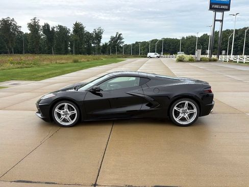 Used 2024 Chevrolet Corvette Stingray Preferred Cpe w/ 2LT RWD image 3