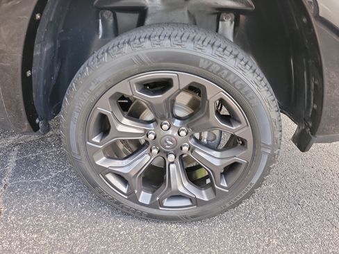 Used 2020 RAM 1500 Limited w/ Black Appearance Package AWD/4WD image 31