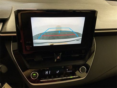 Used 2024 Toyota Corolla LE image 3