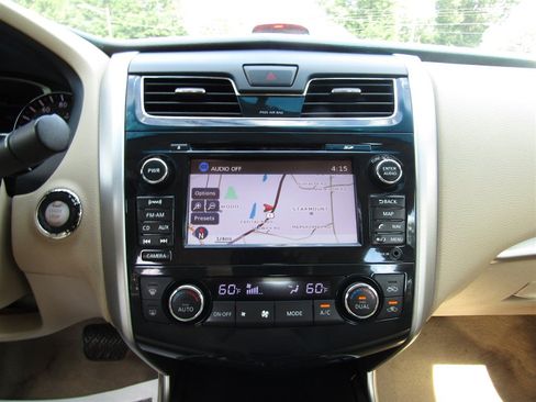 Used 2013 Nissan Altima 2.5 SV w/ 2.5SV Convenience Pkg FWD image 22