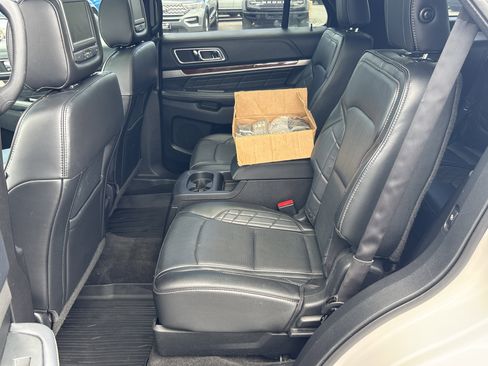 Used 2017 Ford Explorer Platinum AWD/4WD image 16