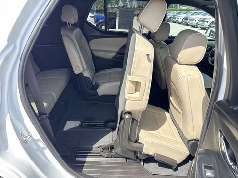 Used 2023 Chevrolet Traverse Premier FWD image 34