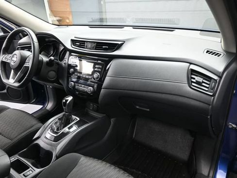 Used 2017 Nissan Rogue SV AWD/4WD image 27
