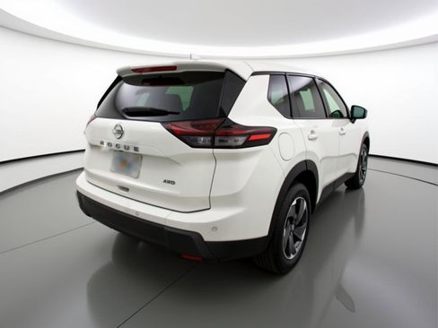 Used 2025 Nissan Rogue SV AWD/4WD image 9