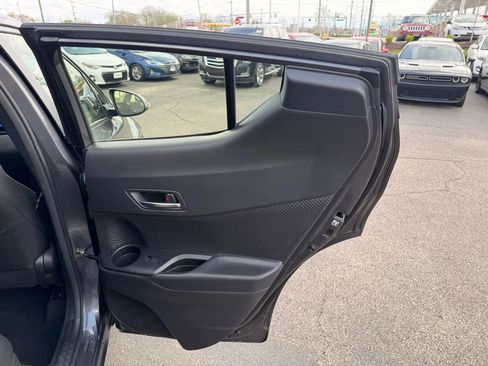 Used 2021 Toyota C-HR XLE image 23