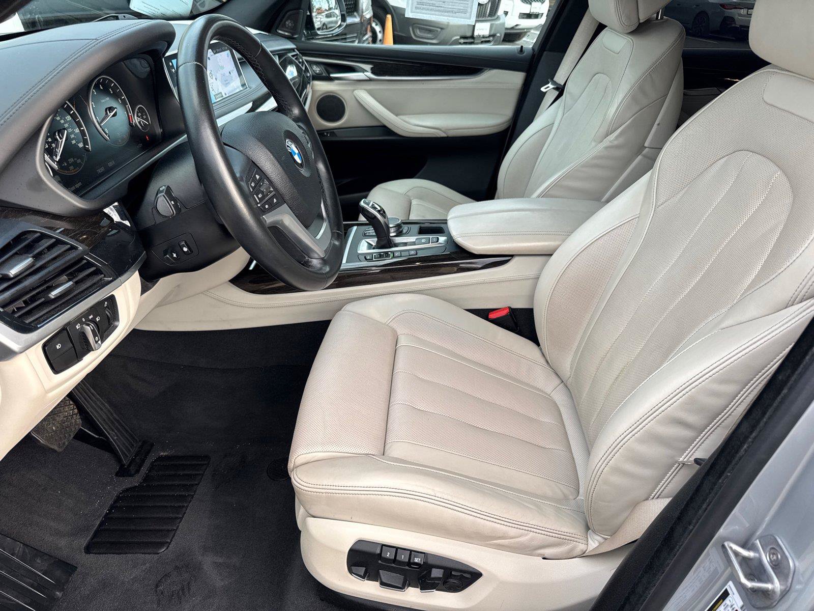 Used 2018 BMW X5 xDrive35i w/ M Sport Package AWD/4WD image 26