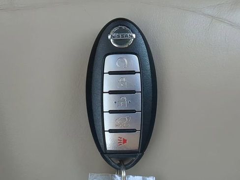 Used 2018 Nissan Armada Platinum image 37