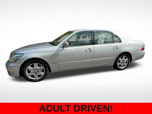 Used 2004 Lexus LS 430 RWD image 2