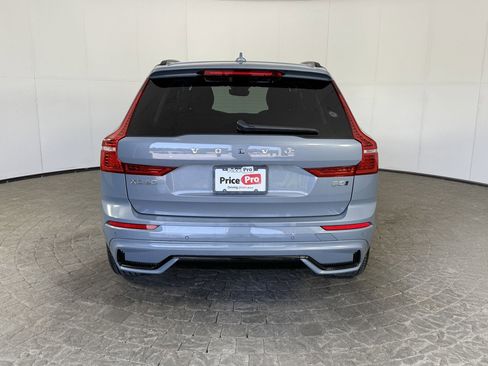 Used 2024 Volvo XC60 B5 Core image 7
