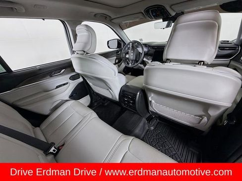 Used 2023 Jeep Grand Cherokee Overland w/ Adv Protech Group III image 29