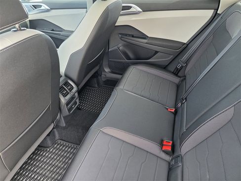 New 2025 Volkswagen Taos SE image 20