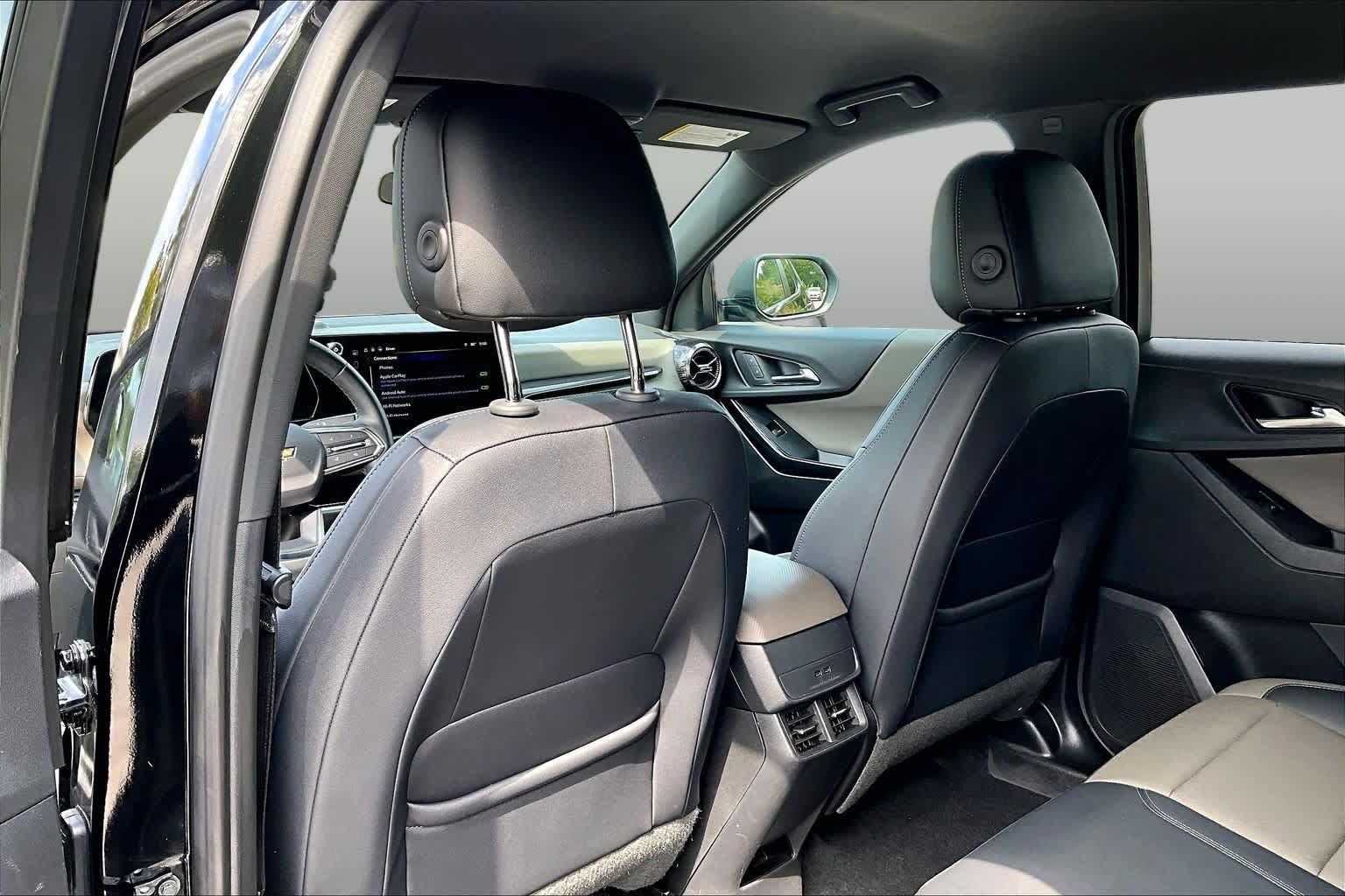 Used 2026 Chevrolet Equinox LT w/ Convenience Package II FWD image 22