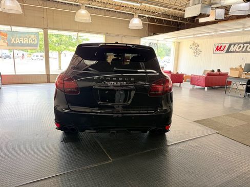 Used 2014 Porsche Cayenne GTS AWD/4WD image 8