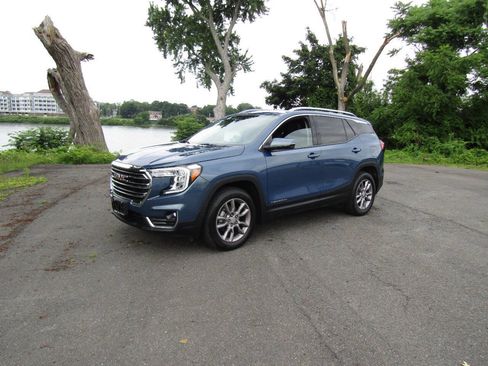 Used 2024 GMC Terrain SLT AWD/4WD image 41